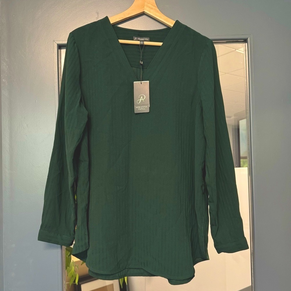 New! Adrianna Papell Green Top - Large